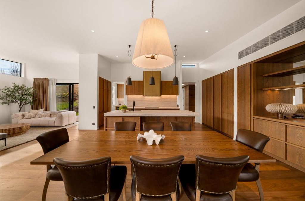 Dalefield Villa | Quiet Luxury, 10 Mins from CBD with Mountain Views