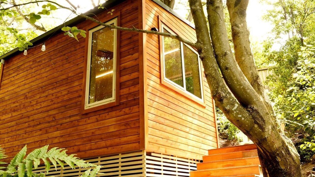 Sunshine Bay Cabin | Quiet Private Cabin with Forest Spa Escape Near Bushland | Queenstown, New Zealand