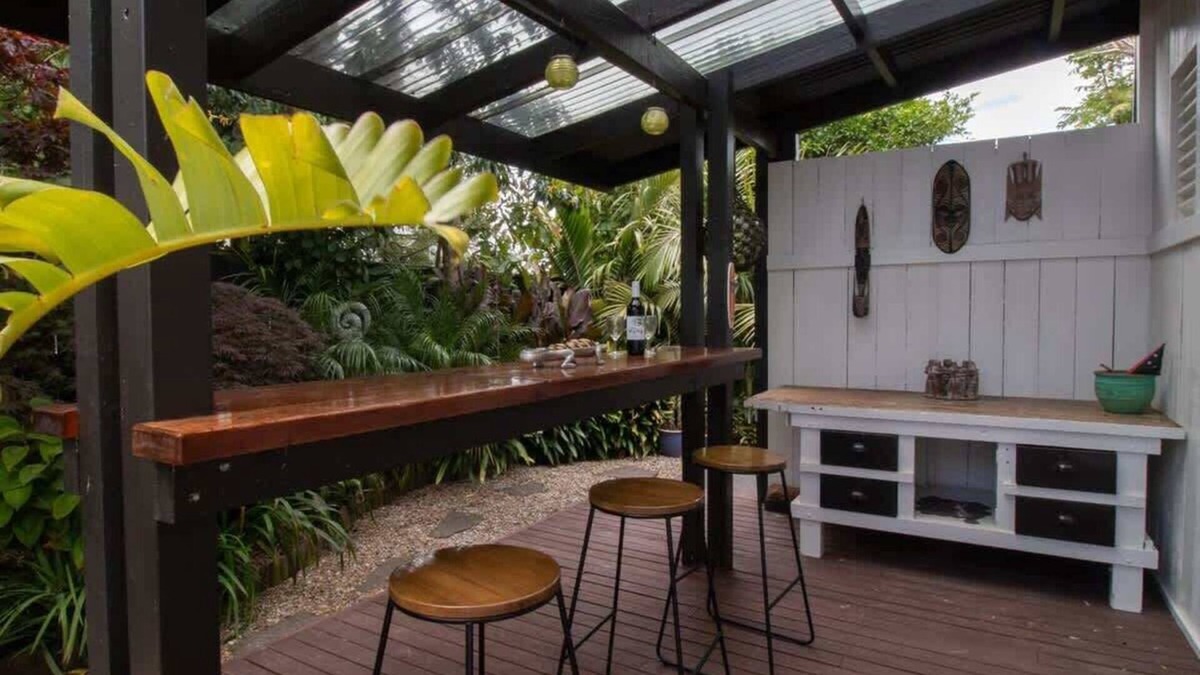 New Plymouth House | Quirky Bungalow in Tropical Oasis