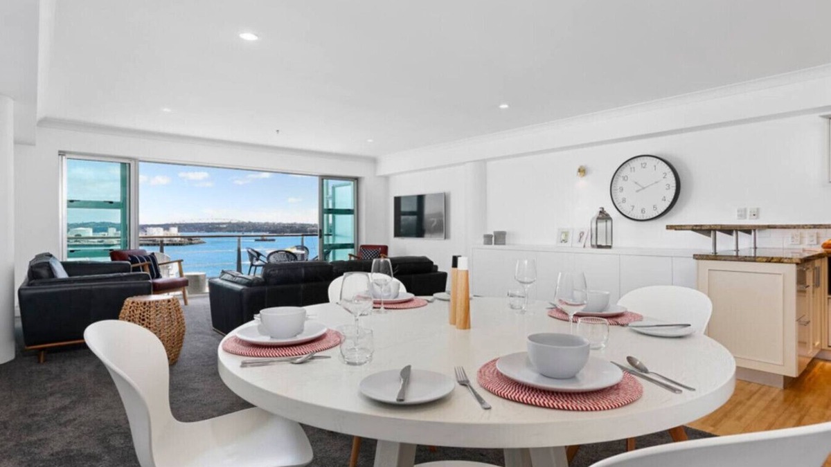 Auckland Central Business District Apartment | QV Stays Harbourfront Escape