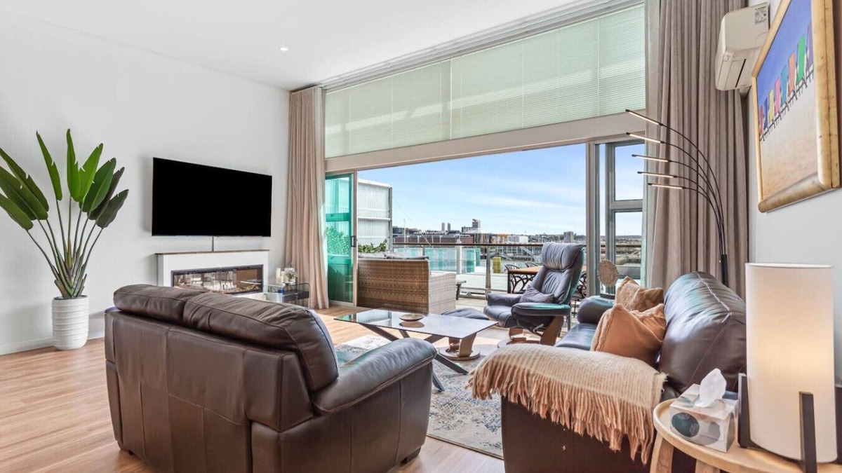 Auckland Central Business District Apartment | QV Stays Luxury Harbourview Retreat - 3 Bedrooms