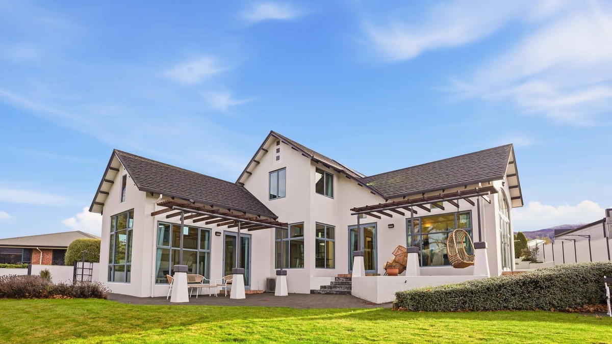Lowburn House | Recharge on the Reserve