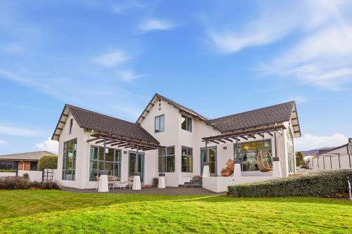 Lowburn House | Recharge on the Reserve