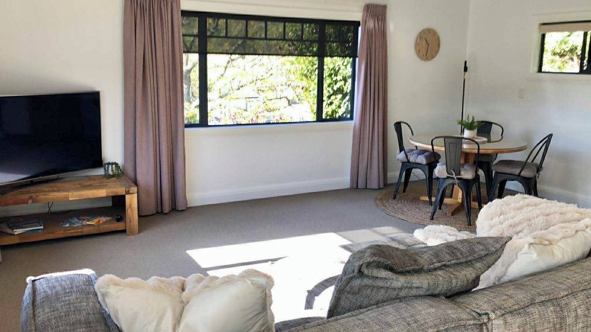 Redwood Valley Cottage | Redwood Cottage - Essential Comfort
