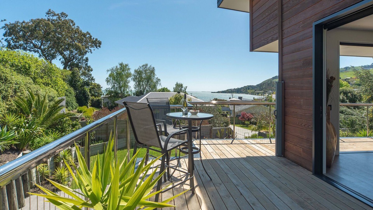 Atawhai House | Redwood Retreat - Perfect Family Home in Beautiful Atawhai, Nelson