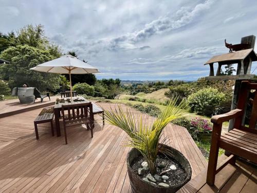 Redwood Valley House | Redwood Vista - Essential Serenity
