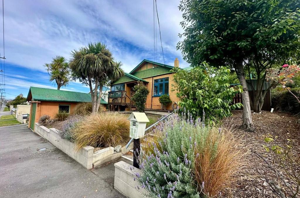 Oamaru House | Reed Street Retreat! Currently 2 bedrooms