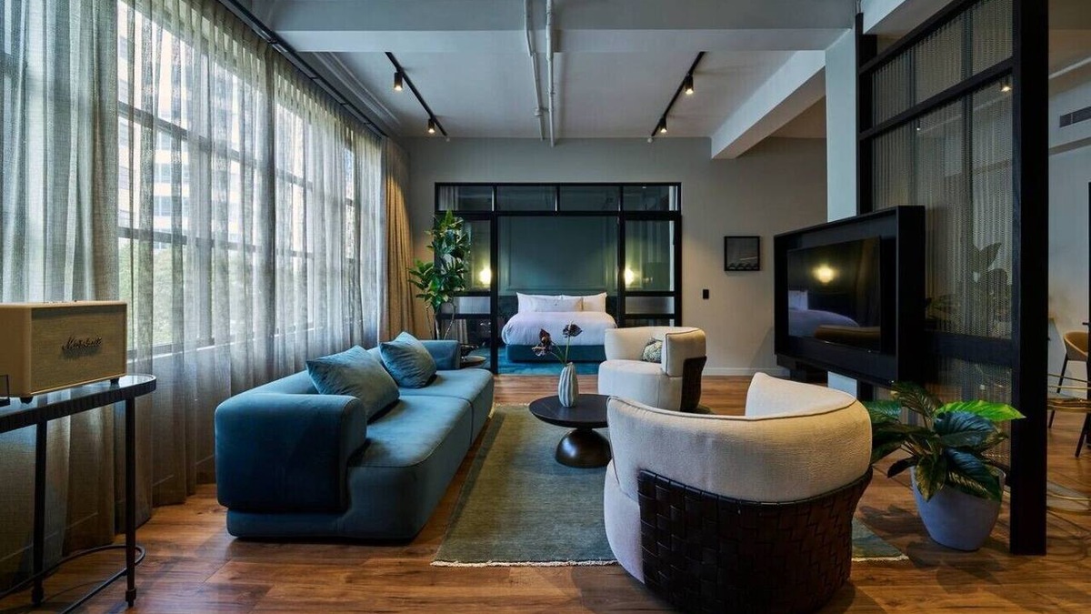 Auckland Central Business District Apartment | Refined Heritage Suite in the Heart of Auckland
