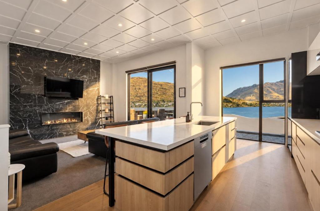 Frankton House | Refined Luxury – Modern 3-Bedroom House by Marina