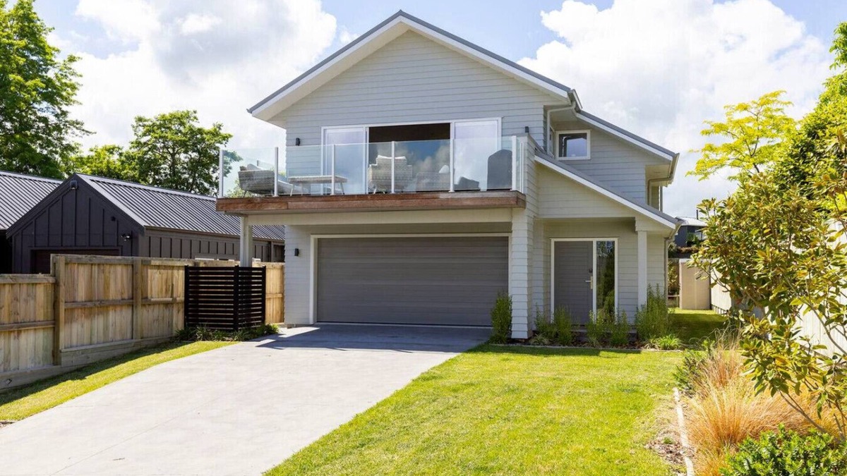 Rainbow Point House | Relax at Rainbow Point - wonderful open plan holiday home