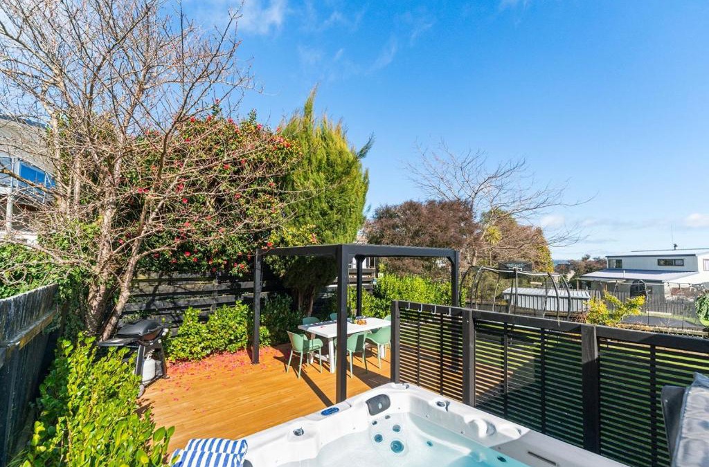 Richmond Heights House | Relax at Richmond Heights