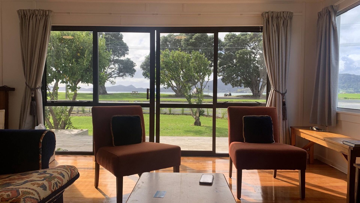 One Tree Point House | Relax Swim Boat Fish Explore at our classic family friendly kiwi beach bach