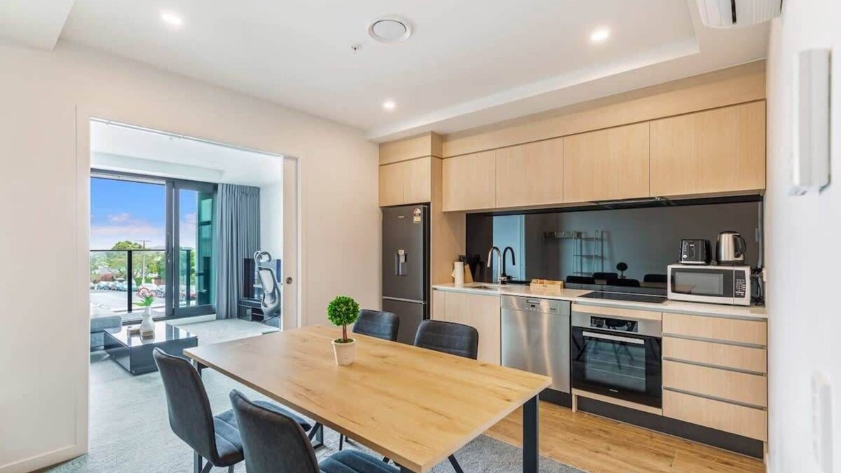 Mount Eden Apartment | Relaxing Apt. Steps from Eden Park | Zodiak Stays