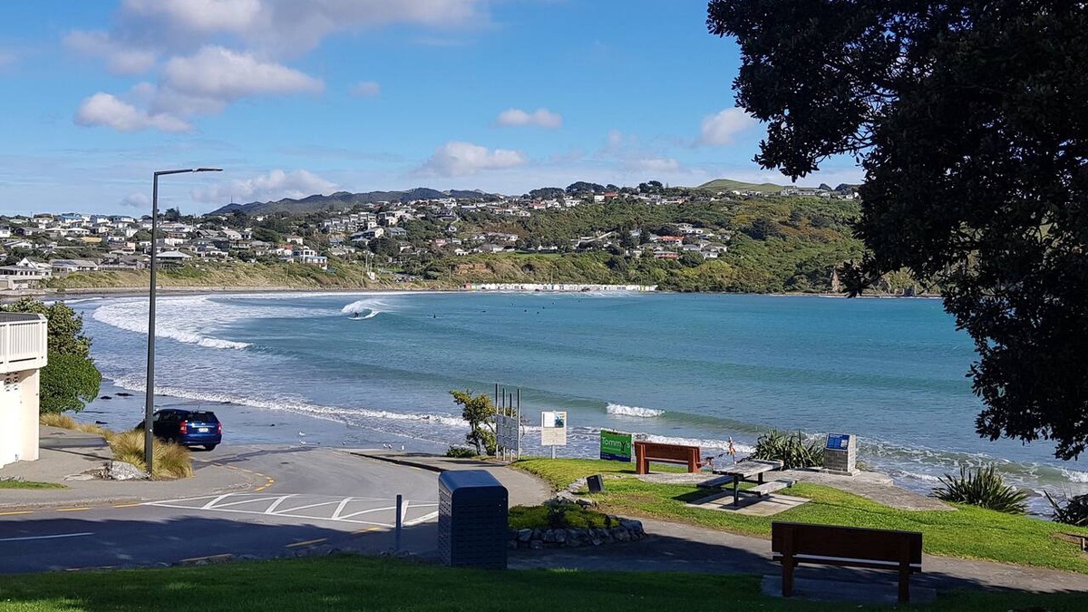 Te Wahapu House | Relaxing Beach Side House