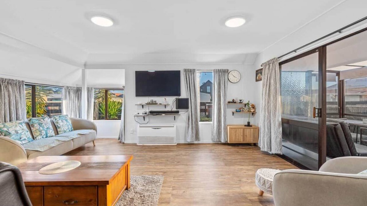 South Dunedin House | Relaxing Dunedin City Escape
