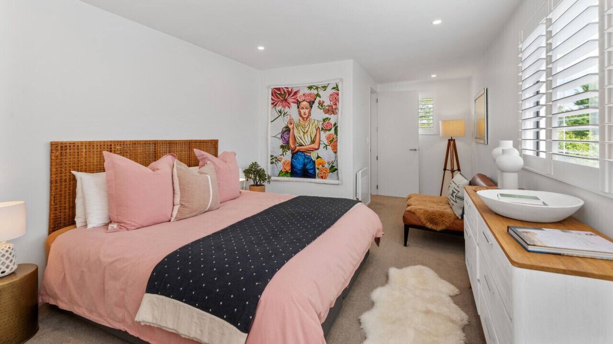 Saint Albans House | Relaxing home with hot-tub