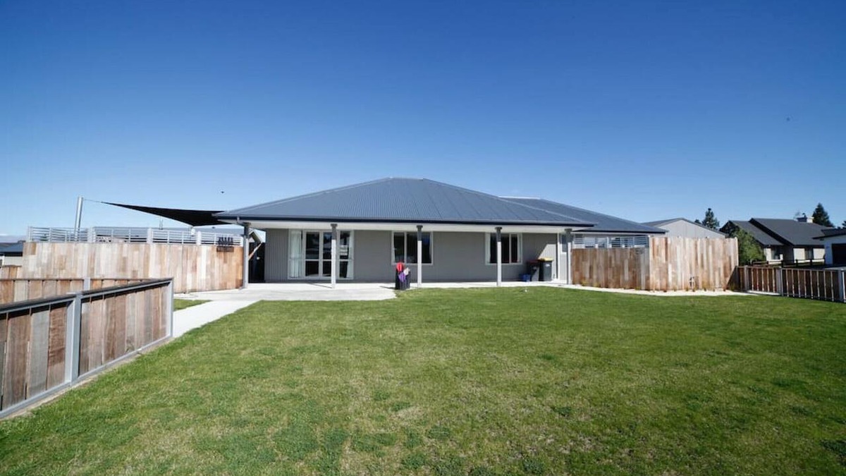 Twizel House | Relaxing Retreat on Rhoboro, Twizel FREE WIFI