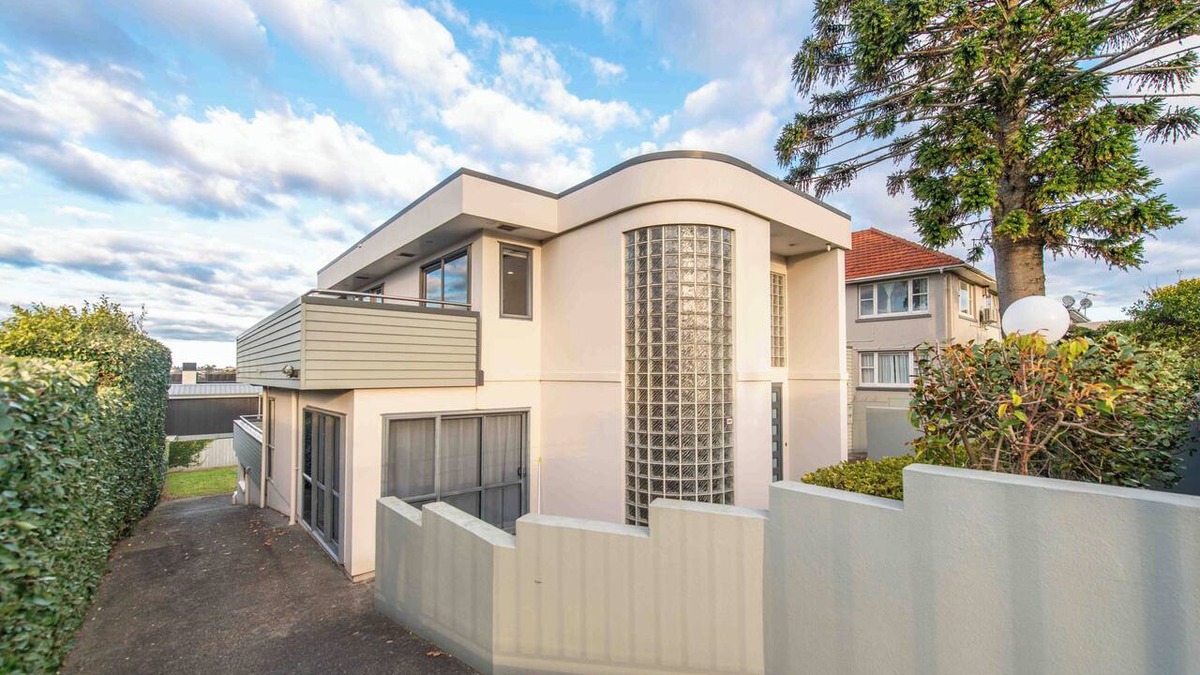 Remuera House | Remuera Elegance - Spacious & Stylish 6-BR House