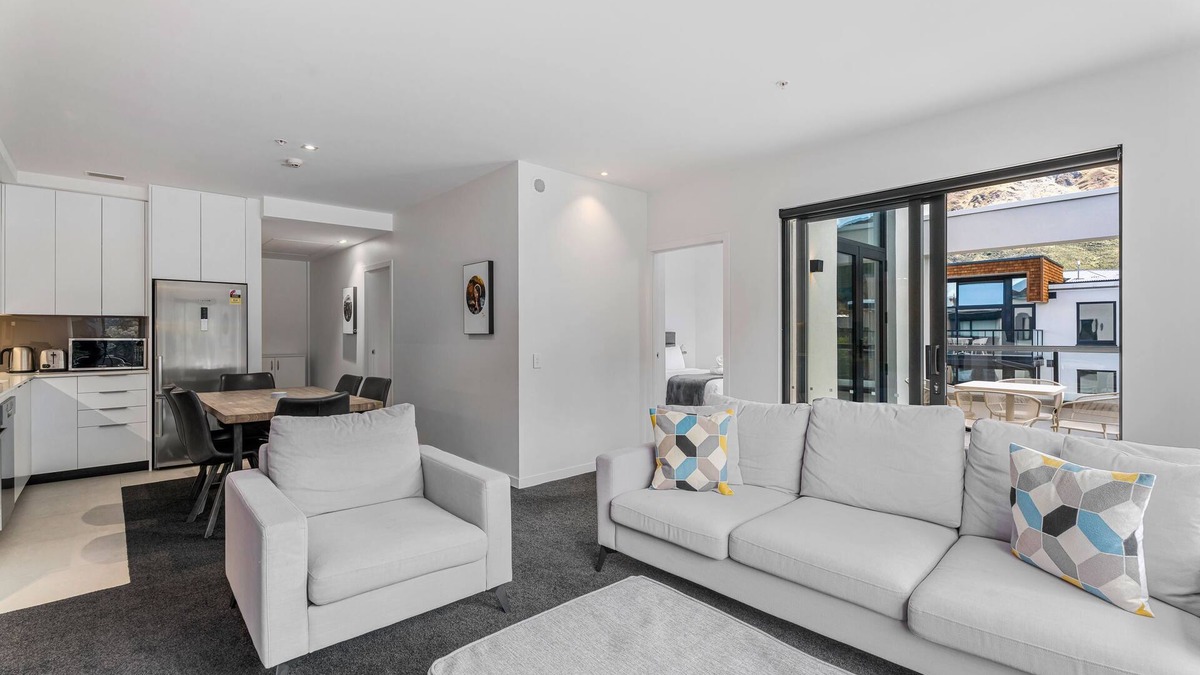 Arthur's Point House | Residence du Parc by Staysouth