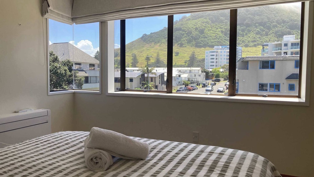 Mount Maunganui Condo | Retro Charm in the Mount