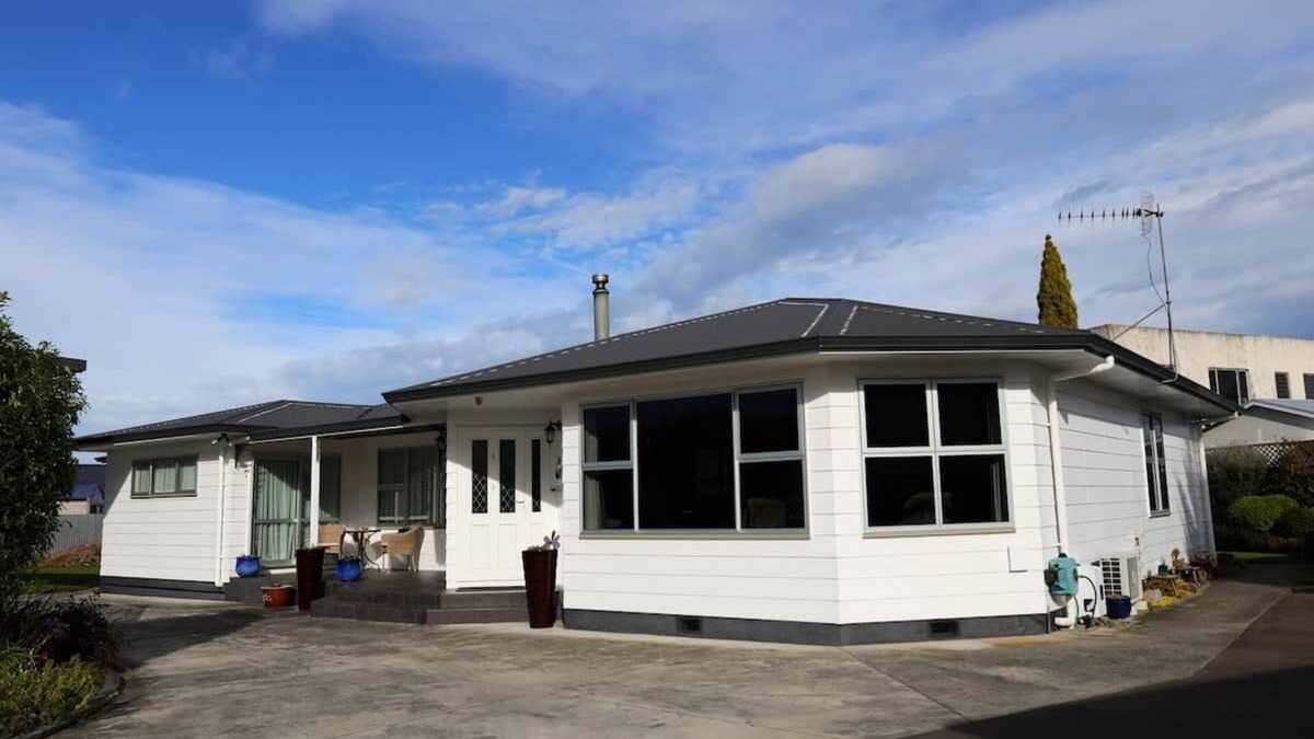 Feilding House | Rev it up Homestay