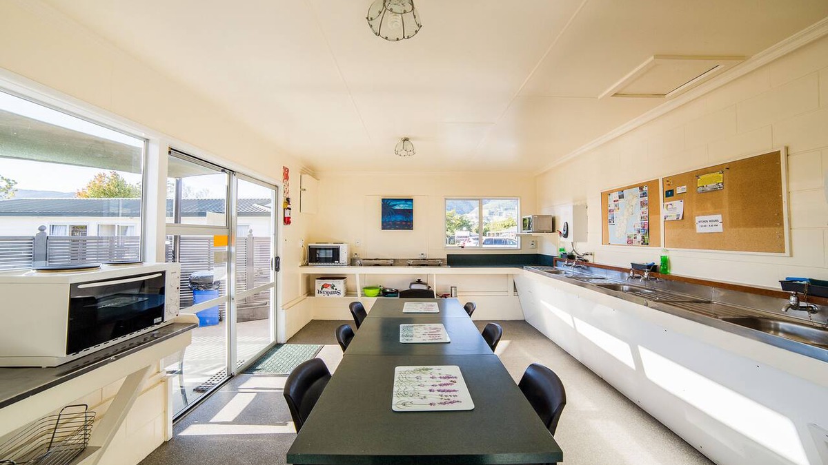 Richmond Hotel | Richmond Motel & Holiday Park