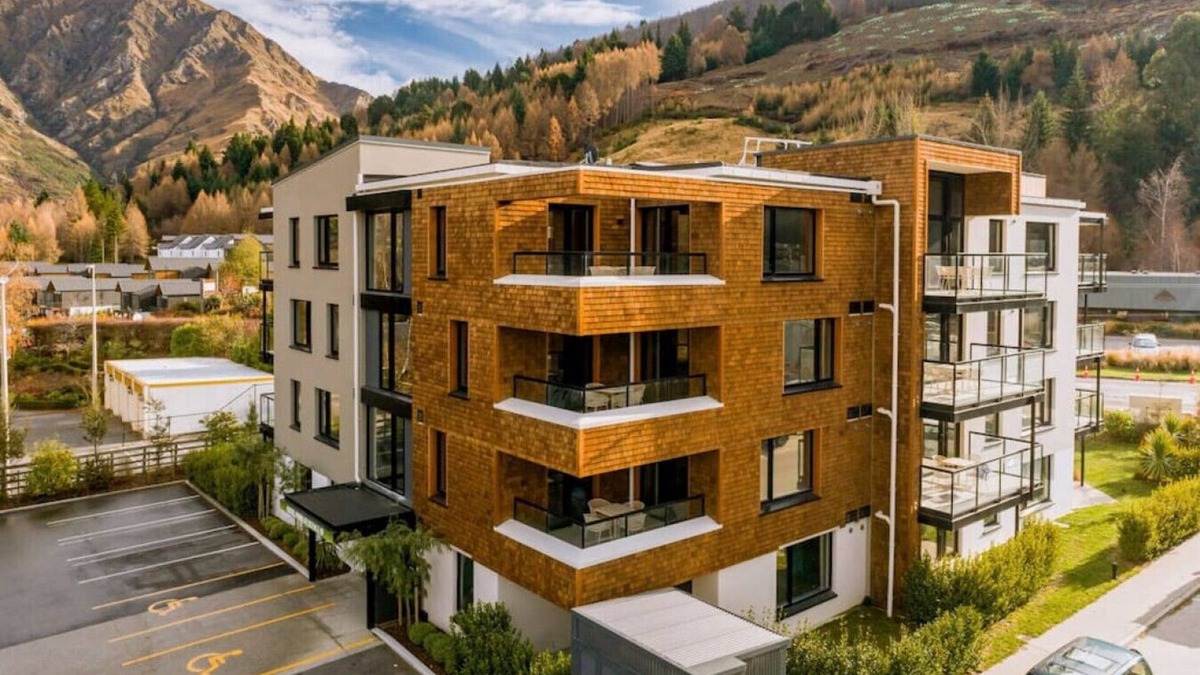 Arthur's Point Apartment | Rima Apartment at the base of Coronet Peak