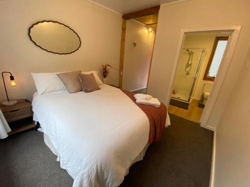 Pelorus Bridge Apartment | Riverbank Retreat