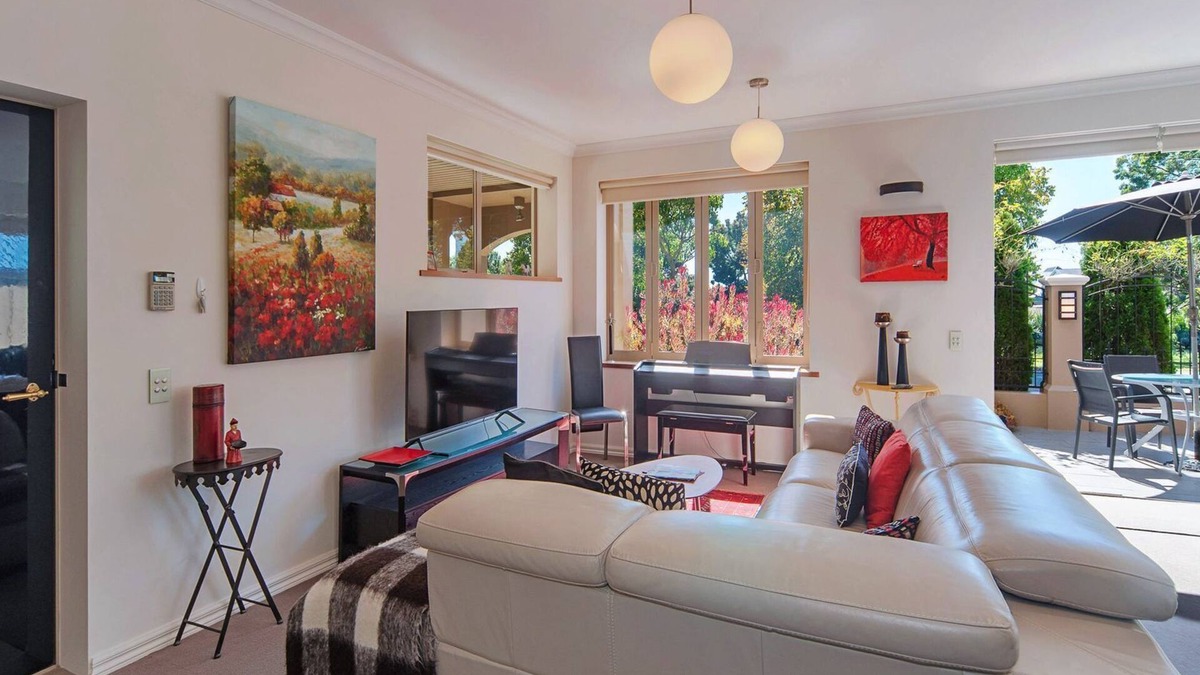 Nelson City Centre Apartment | Riverside Apartment in central Nelson.