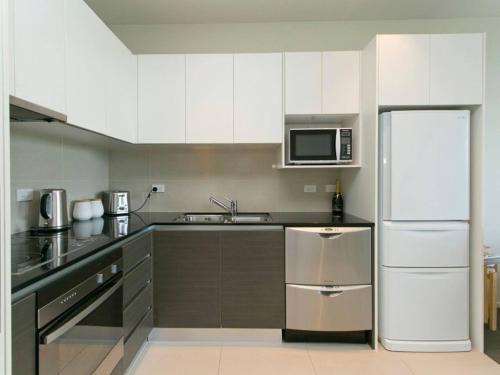 Nukuhau Apartment | Riverside Apartment With Pool and Lake Access