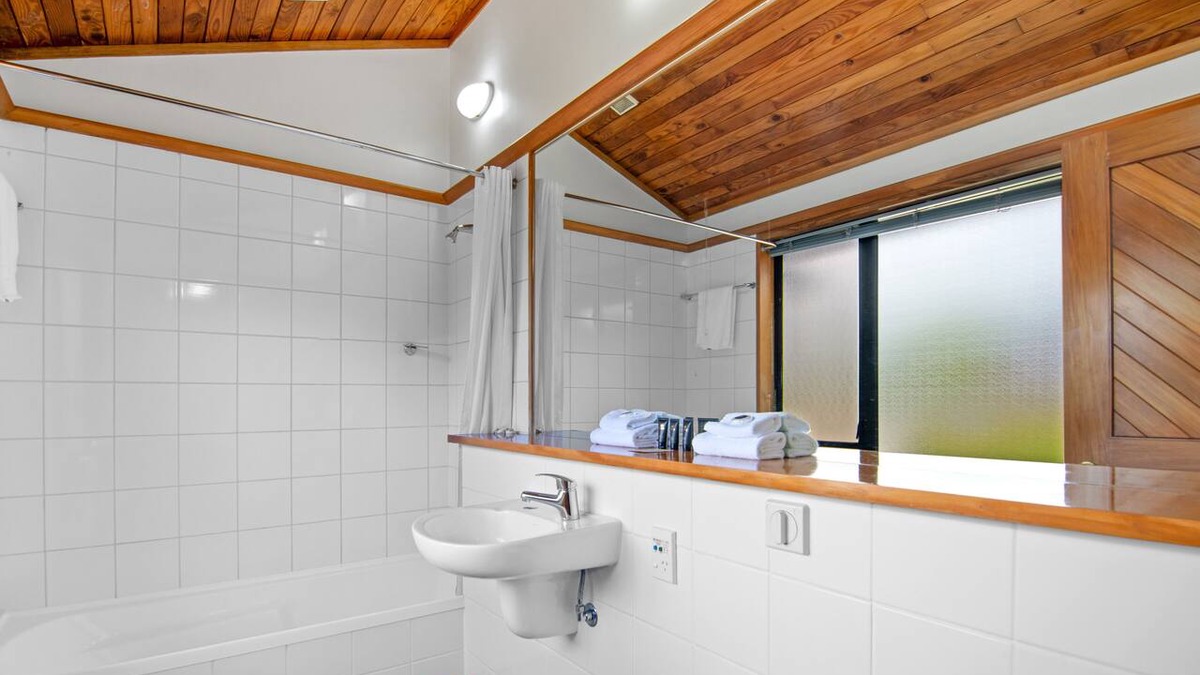 Blenheim Hotel | Riverside Hotel Marlborough