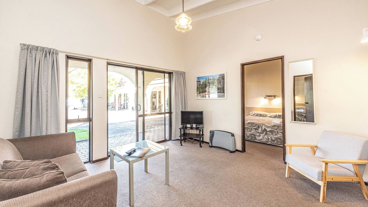 Whanganui Hotel | Riverside Motel
