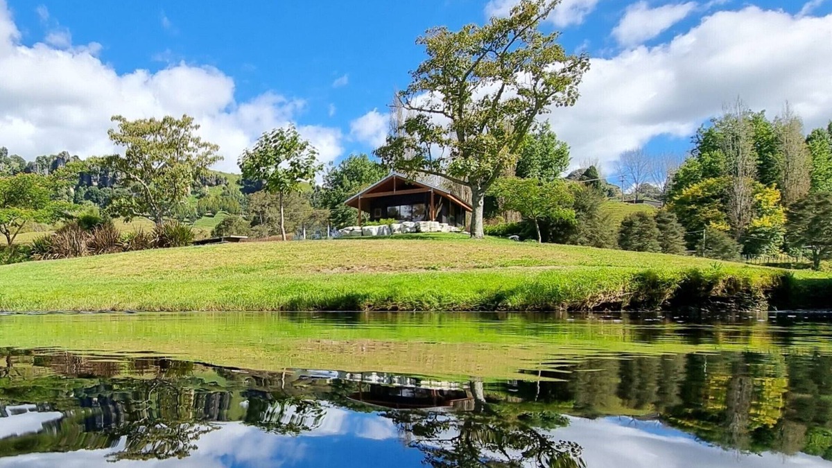 Waitomo District Cabin | Riverside Romantic Cabin Outdoor Bath Waitomo