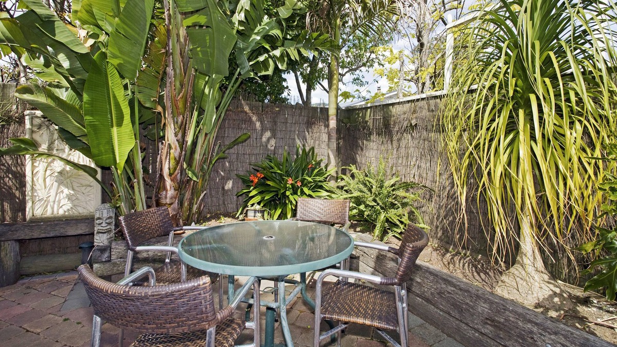 Nelson City Centre House | Riverside Villa - In the City by the River!