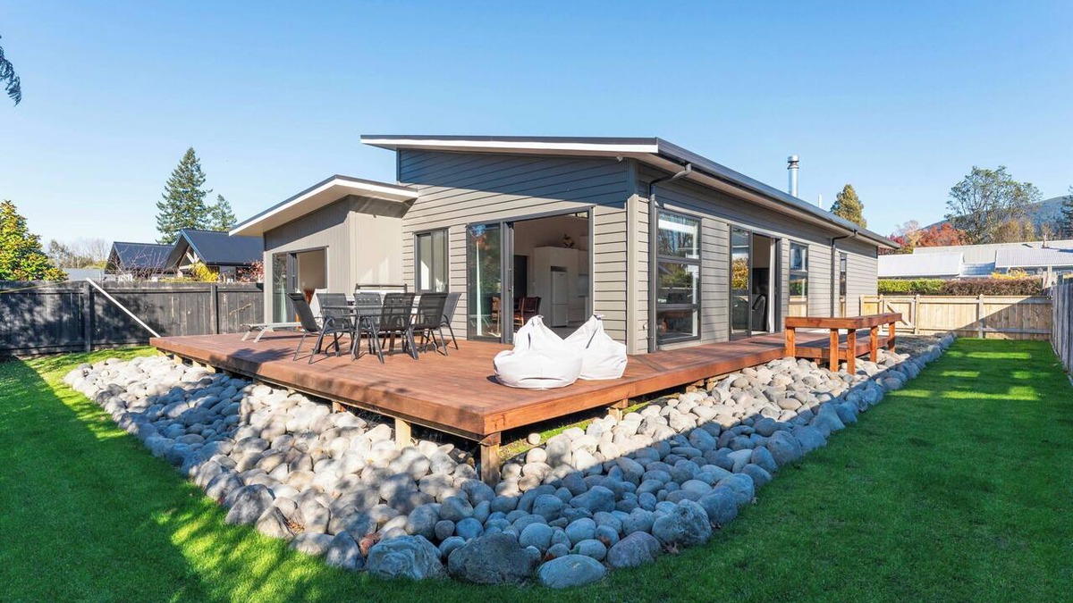Turangi House | Riverstone Retreat - Turangi Holiday Home