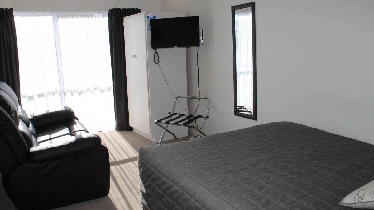 Whanganui Hotel | Riverview Motel