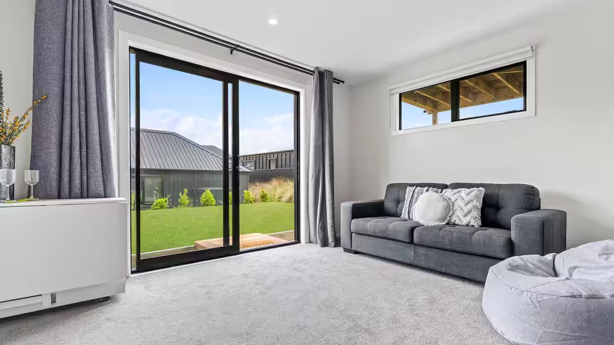 Wanaka Apartment | Roam & Recharge Wanaka - 1BR Luxury Suite