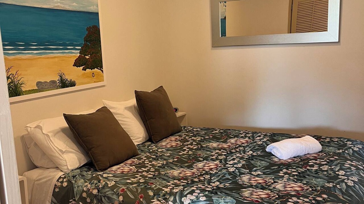 Oneroa Apartment | Romantic Beach Getaway