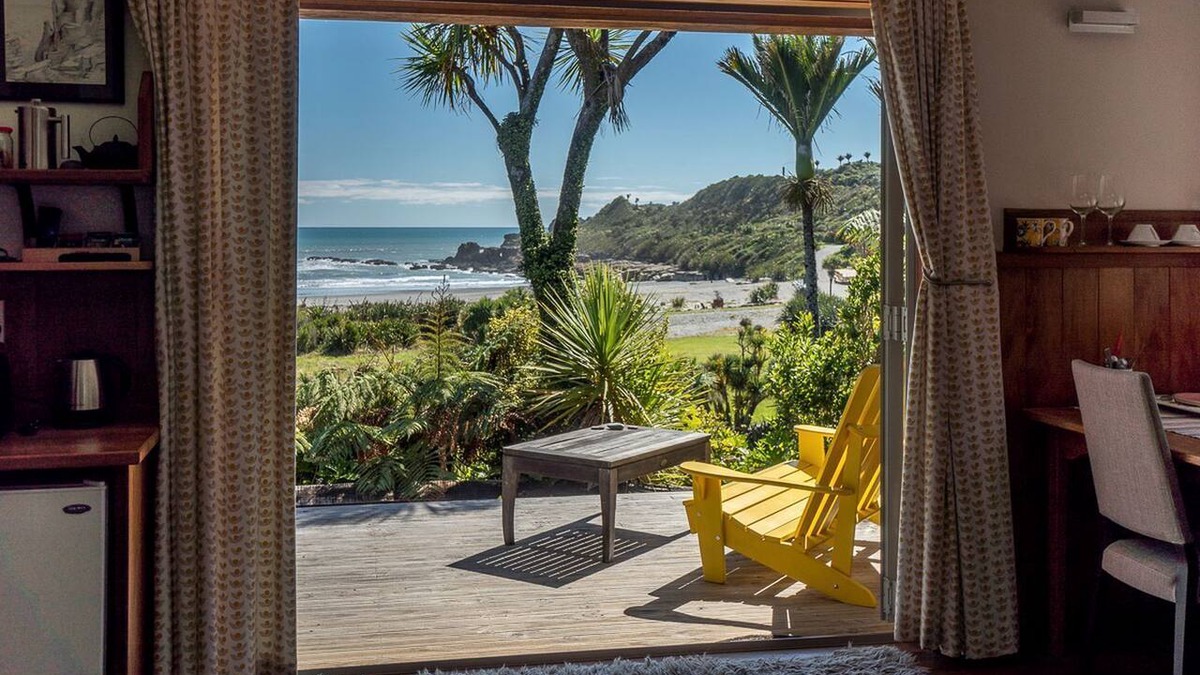 Punakaiki Cottage | Romantic Cottage Rental with Tasman Sea Views on South Island, New Zealand