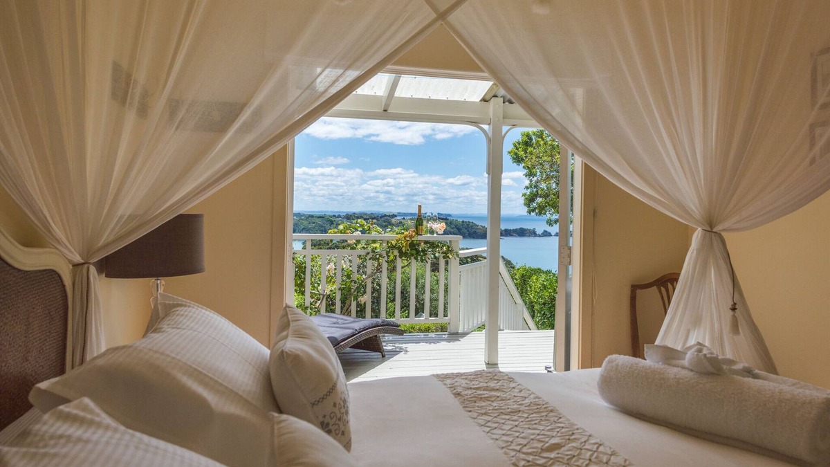 Waiheke Island Cottage | Romantic cottage with amazing seaviews - recommended by NZ HERALD