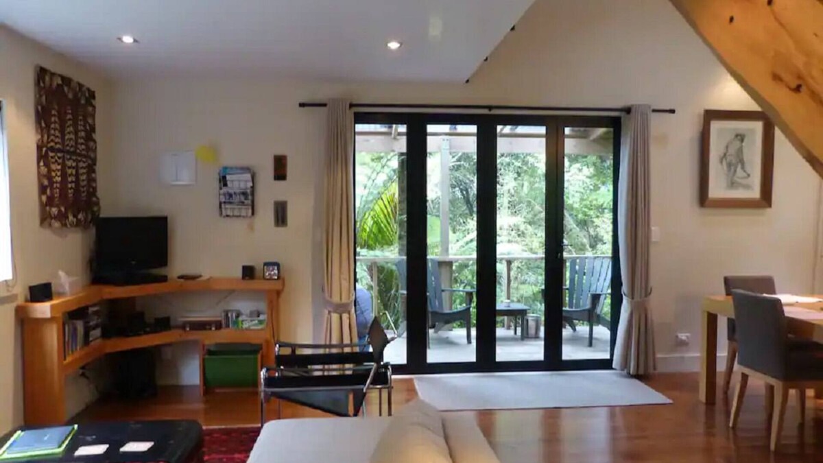 Mangawhai Apartment | Romantic eco cottage retreat for two amidst quiet, private native bush setting.