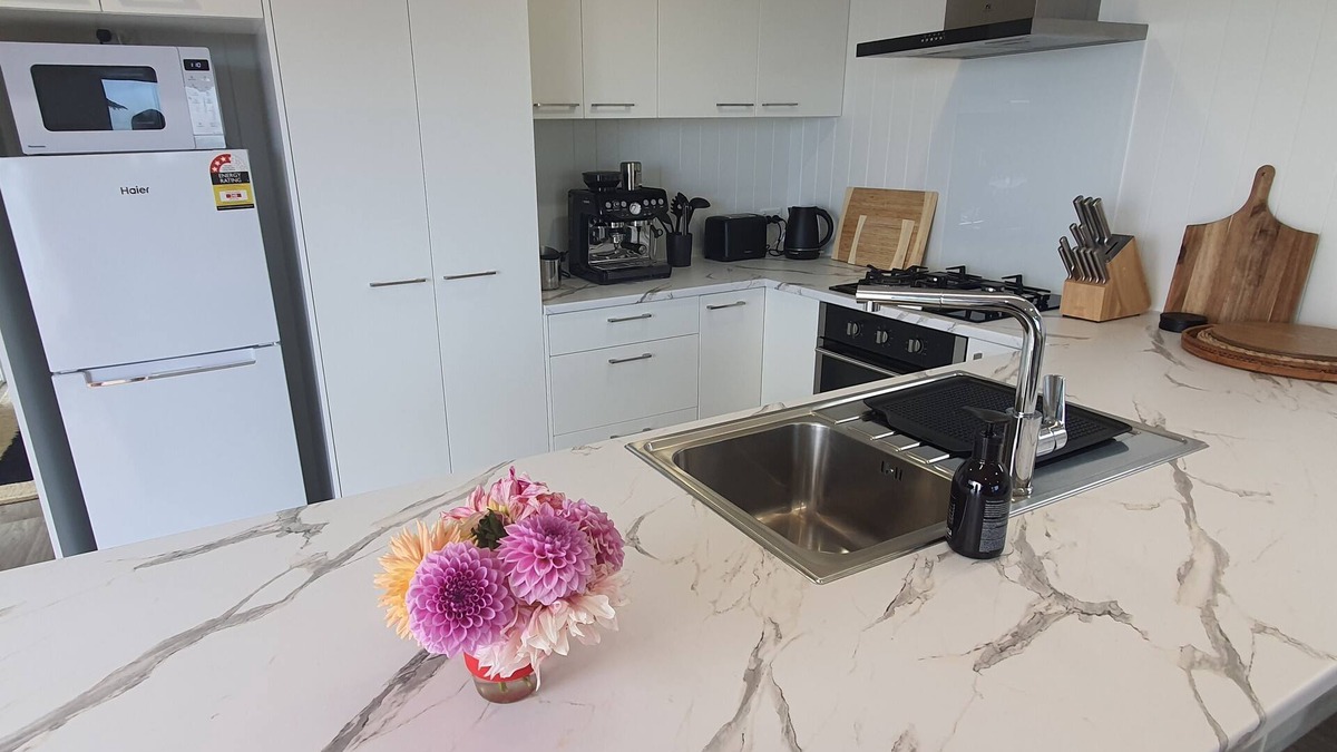 Whakataki Cottage | Romantic hideaway overlooking beautiful Castlepoint.
