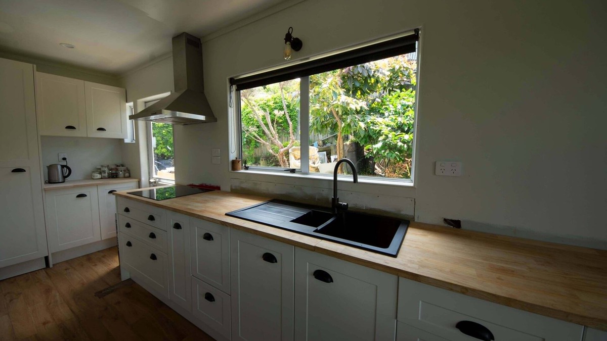 Nelson House | Room to move with a rural feel in Nelson city.