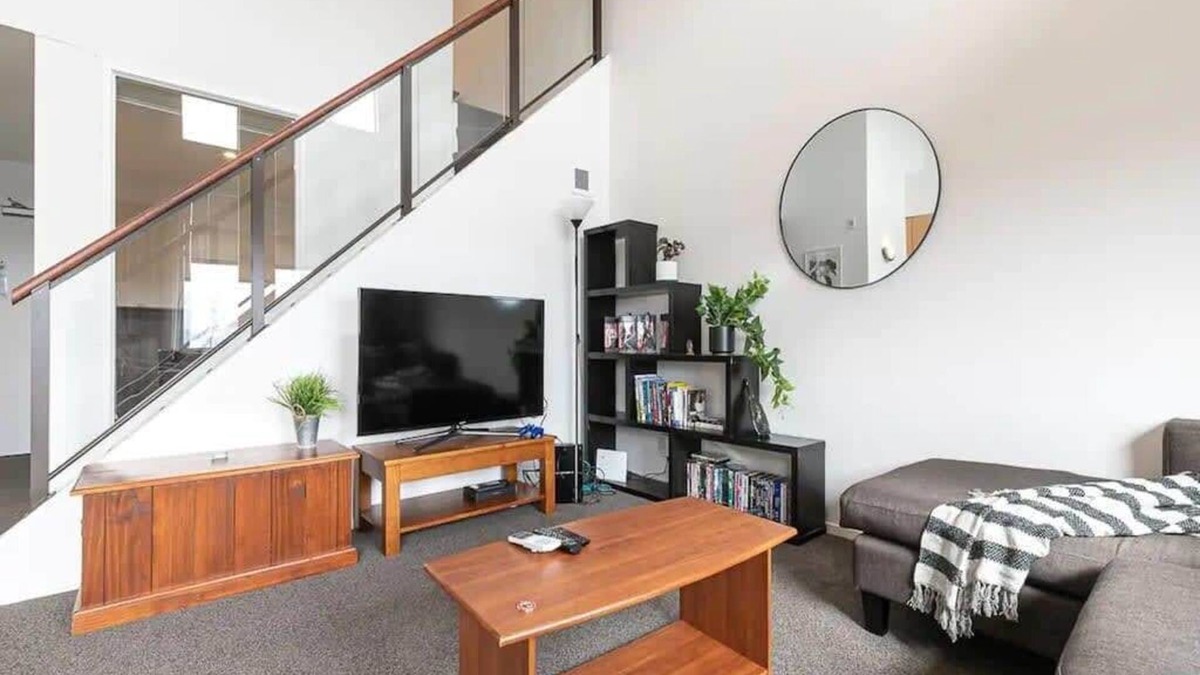 Eden Terrace Apartment | Roomy Loft 2 Bedroom w/Free Parking Zodiak Stays