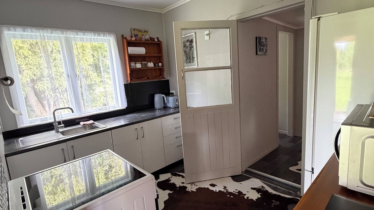 Horohoro Cottage | Rotorua Rustic Cottage