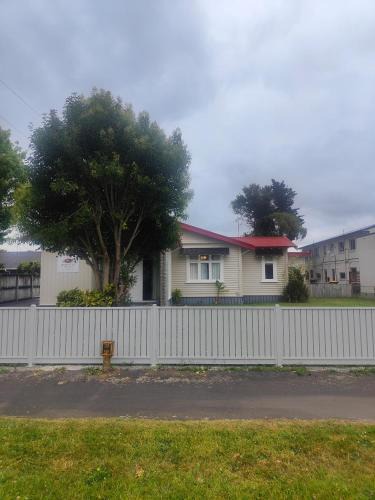 Hamilton East House | Ruan Thai Bed and Coffee