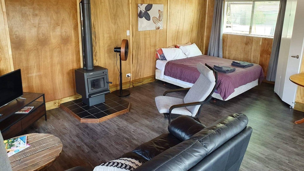 Bay View Apartment | Rustic Studio close to everything!