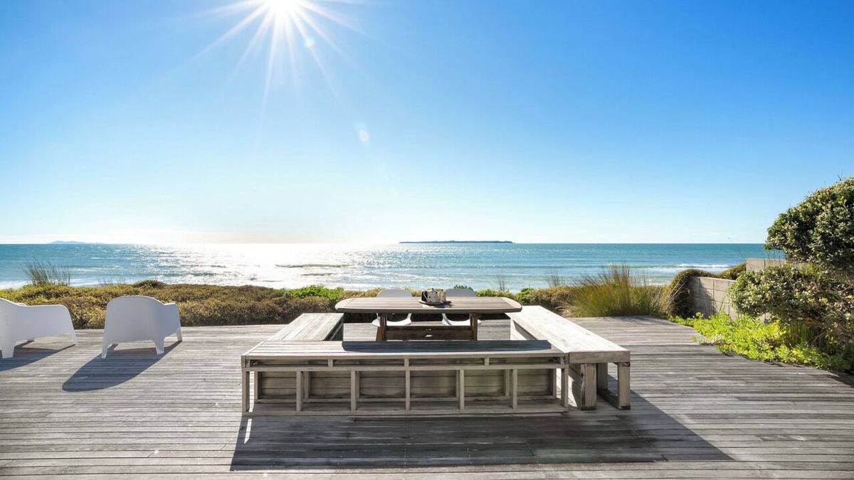Papamoa Beach House | Sandbanks - Papamoa Holiday Home