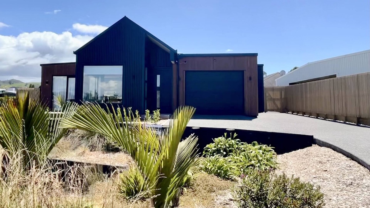 Waihi Beach House | Sandy Palms - Home Away From Home