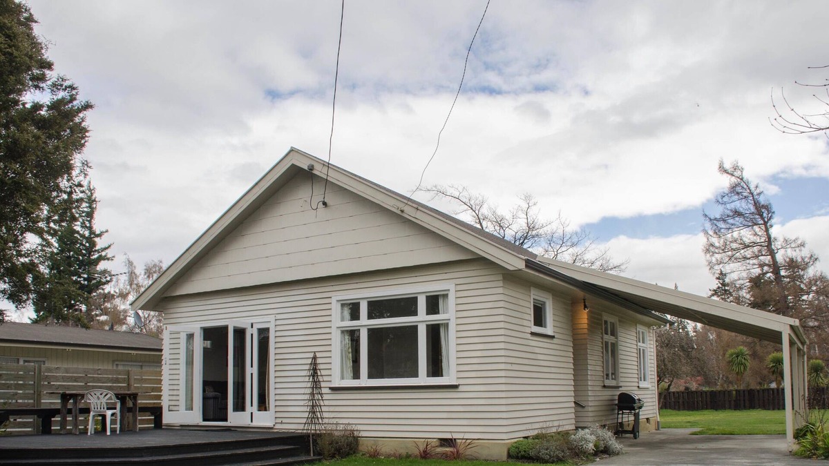 Hanmer Springs Cottage | SCARBOROUGH SWEETIE, pet friendly, with a garden in Hanmer Springs